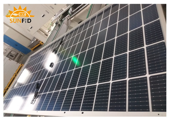 Le système de stockage de l'énergie a adapté les cellules aux besoins du client Bifacial monocristallines des panneaux solaires 400W PERC 108
