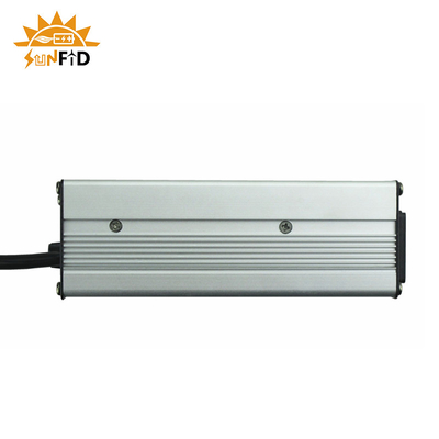 chargeur 24v 36v 48v 52v 60v 72v de batterie au lithium de 12v Ebike pour la fourchette électrique de scooter électrique